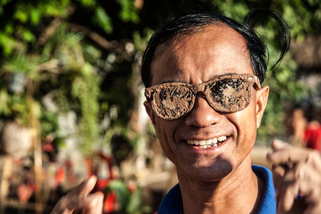 Muddy roads on mopeds