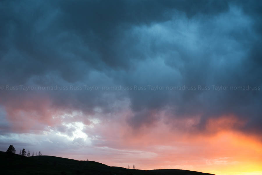 The last light of day, Hayden Valley